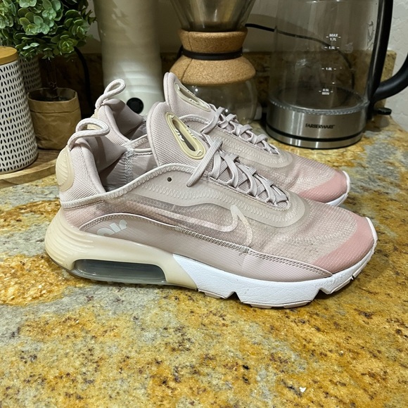 Nike Air Max 2090 size 10 - Picture 1 of 8